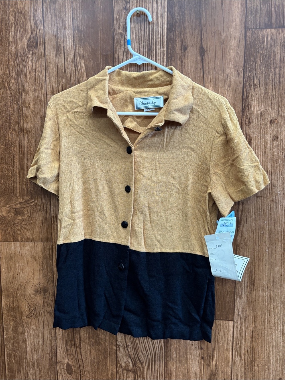 NWT Christy Lyn Two-Tone Short Sleeve Button-Up Shirt